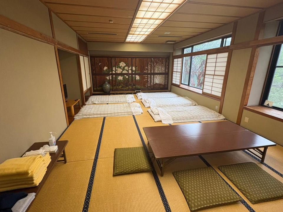 パークホテル楽々園 Hotel in Japan