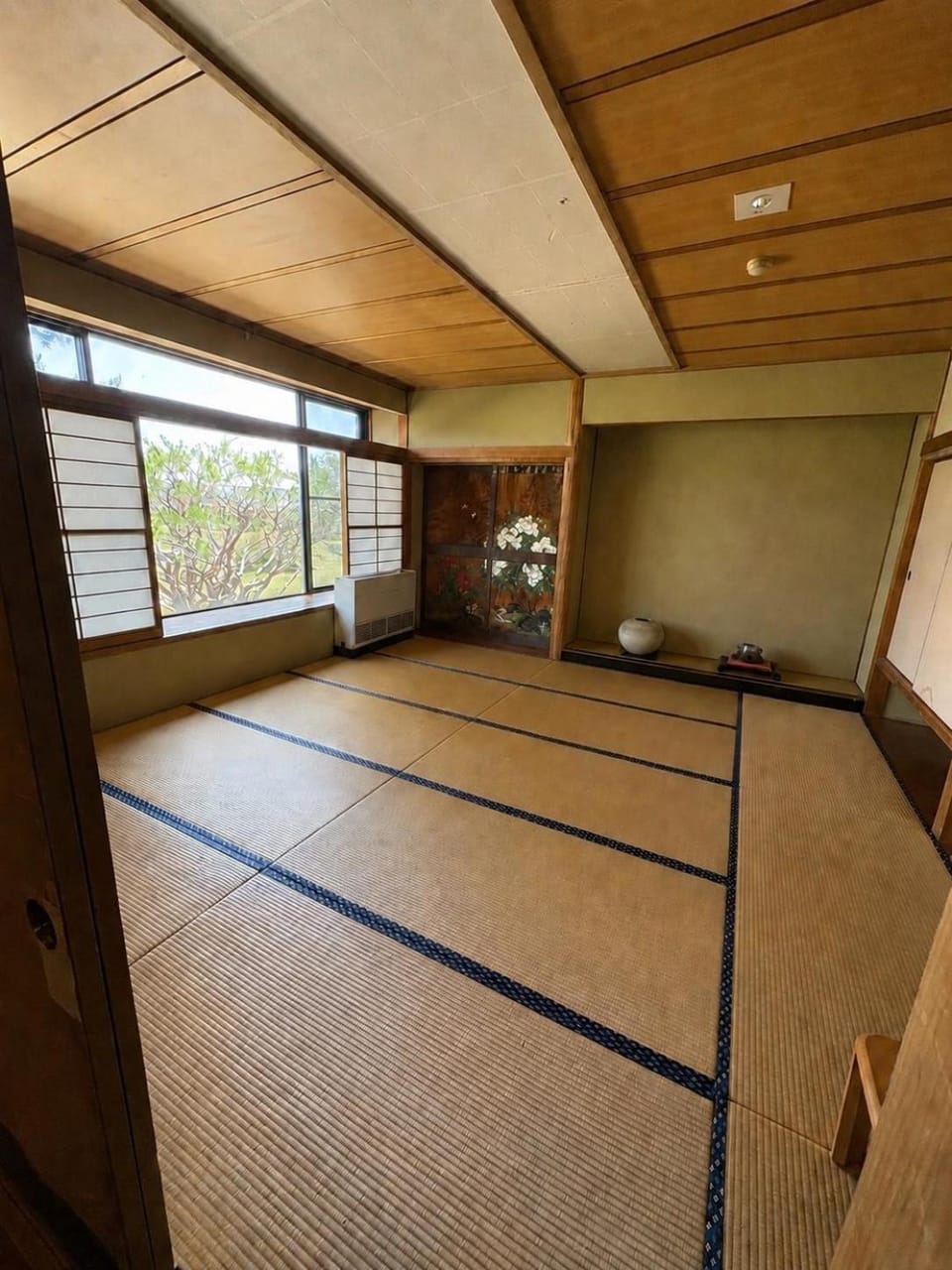 パークホテル楽々園 Hotel in Japan