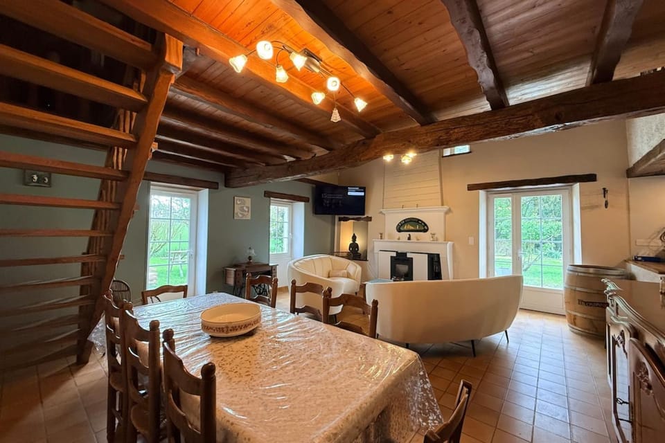 Le Mimosa House in Nouvelle-Aquitaine