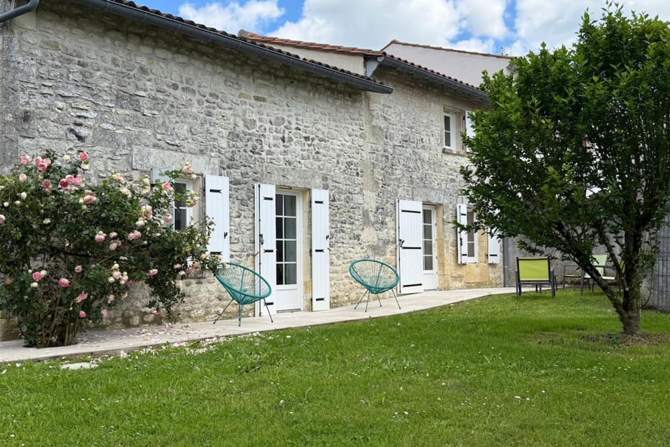 Le Mimosa House in Nouvelle-Aquitaine