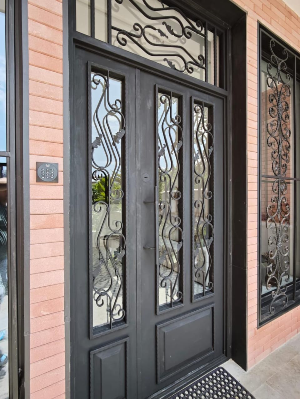 Facade/entrance, Internal: Not applicable to any particular room