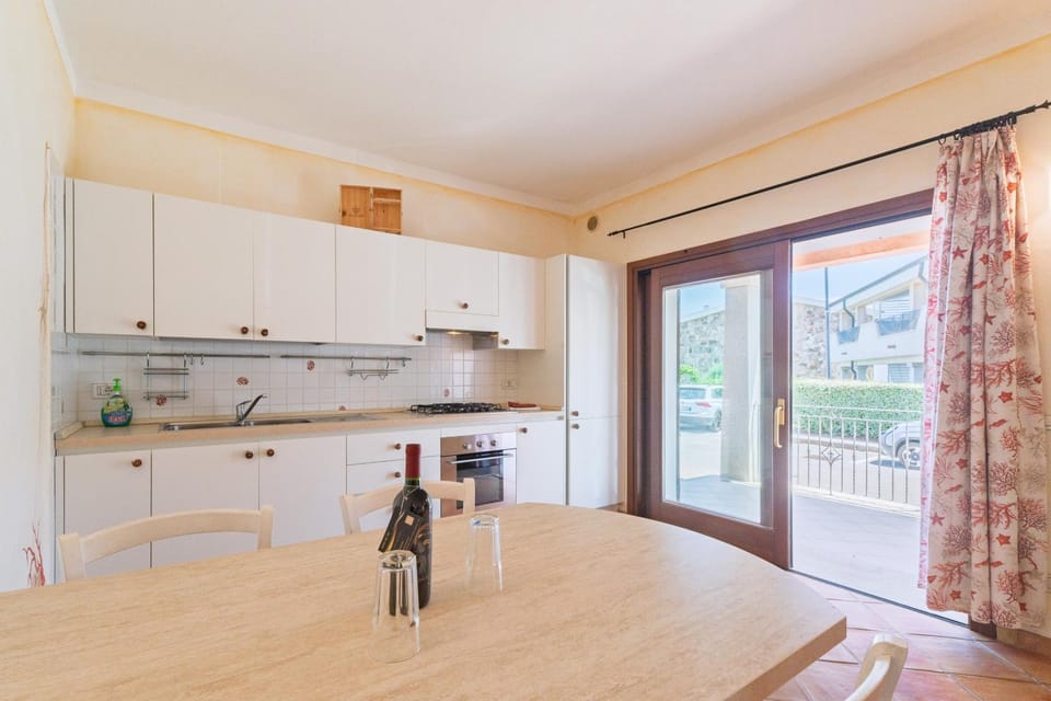Property building, Kitchen or kitchenette, Living room