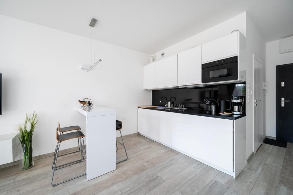 Kitchen or kitchenette, oven, stove