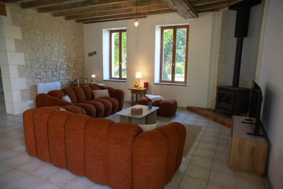 TV and multimedia, Seating area