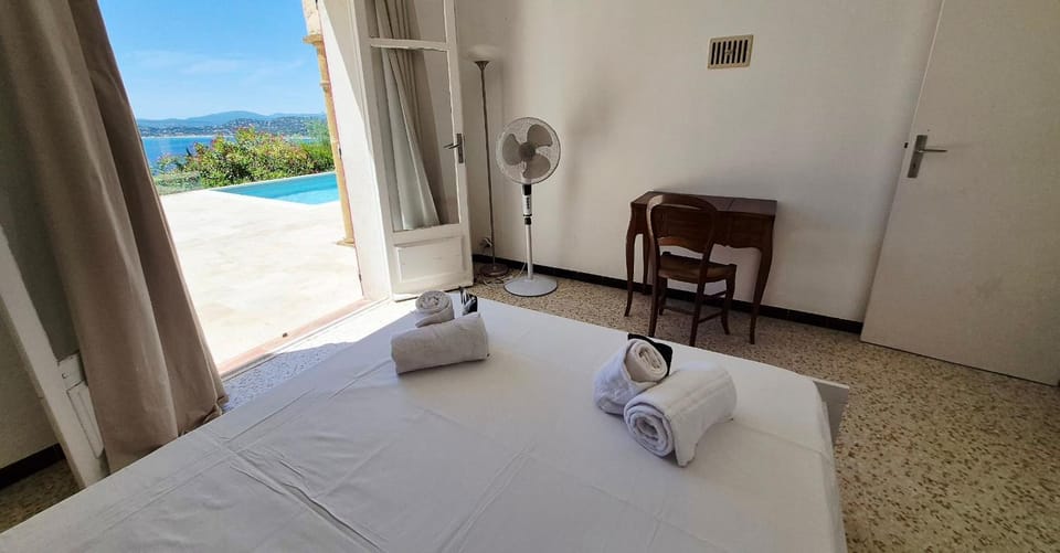House with pool and garden in Les Issambres House in Roquebrune-sur-Argens