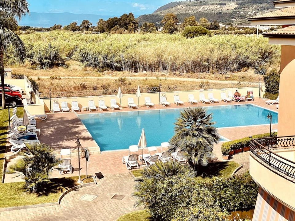Apartment in a residence complex with a swimming pool in Pizzo Apartment in Pizzo