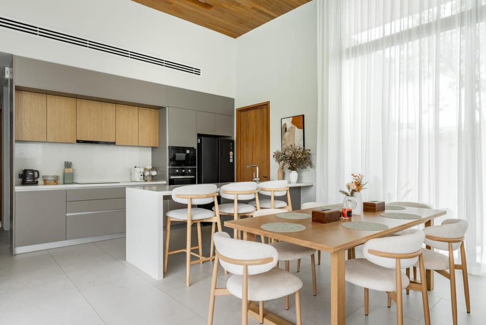 Dining area, kitchen