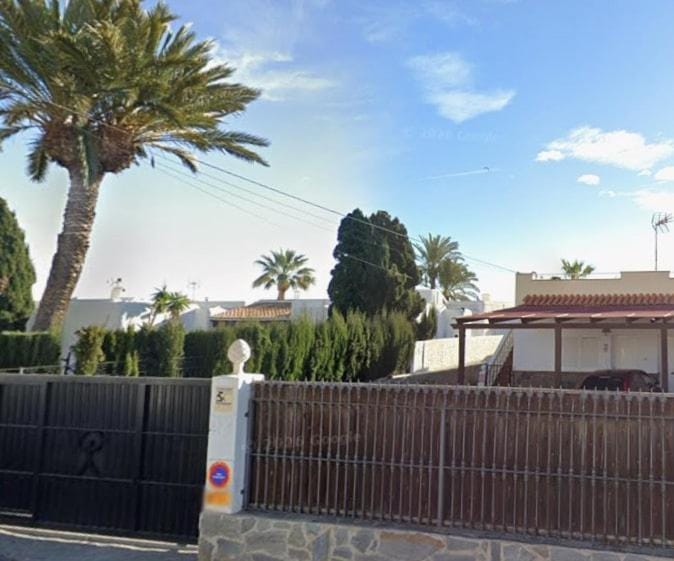 EROS, Acceso privado a la playa con parking Apartment in Spain