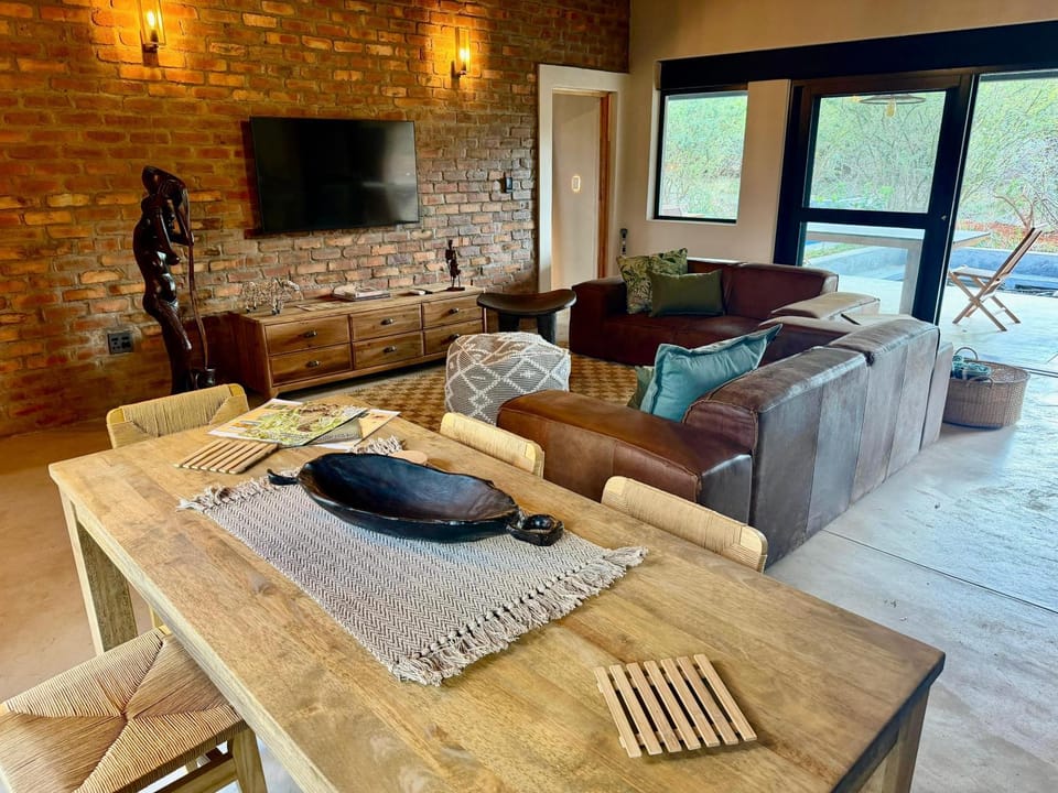 Communal lounge/ TV room, TV and multimedia, Living room