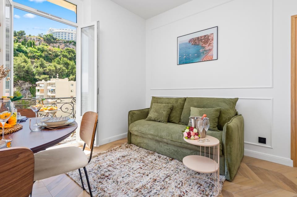 View (from property/room), Balcony/Terrace, Living room, Seating area, Dining area, air conditioner