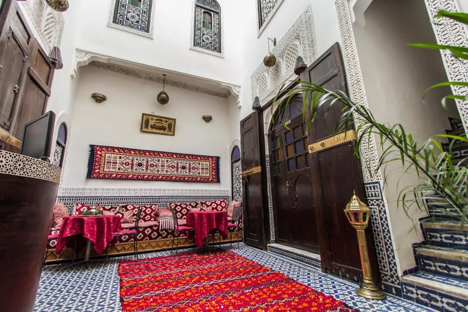 Restaurant/places to eat, Banquet/Function facilities
