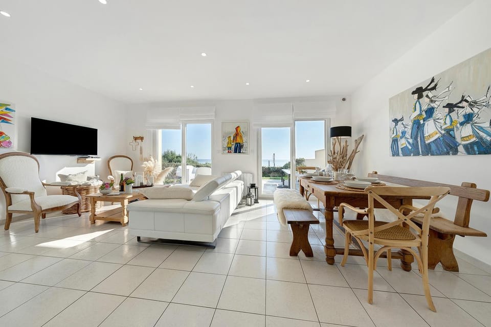 Property building, Living room
