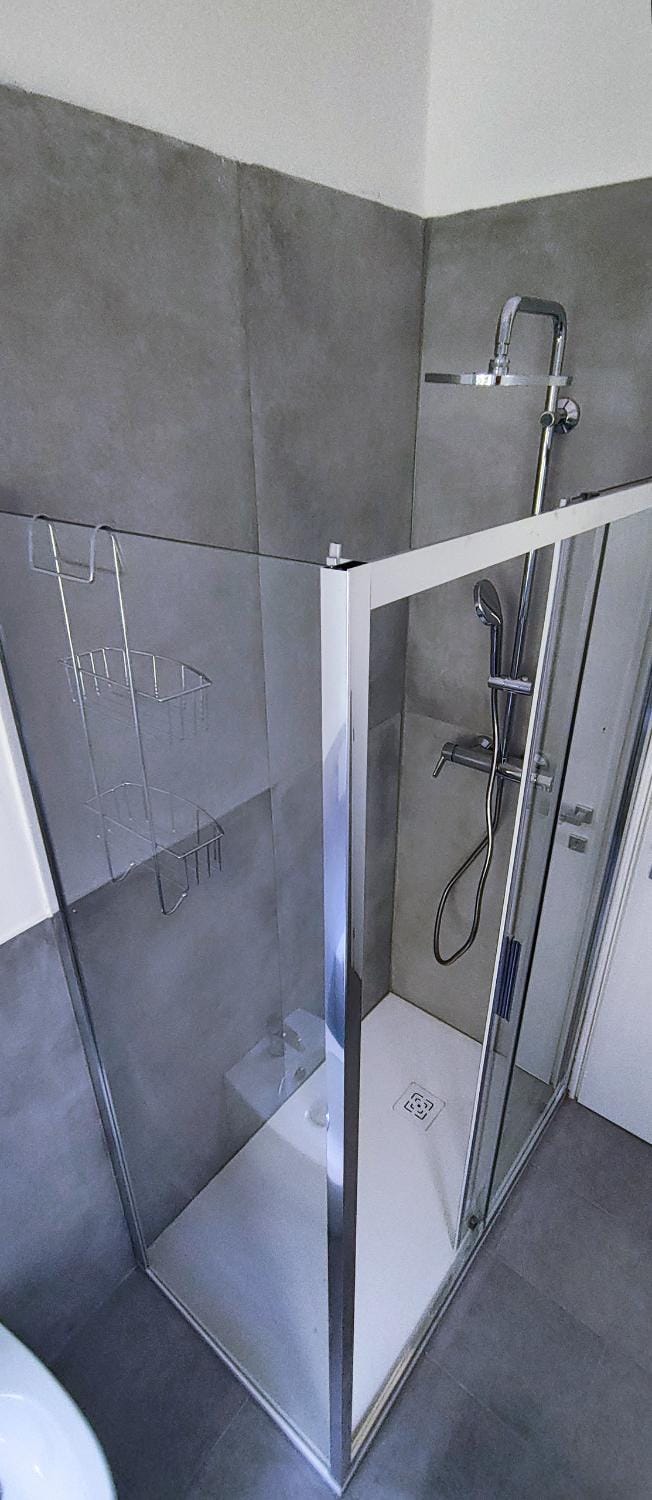 Shower, Bathroom