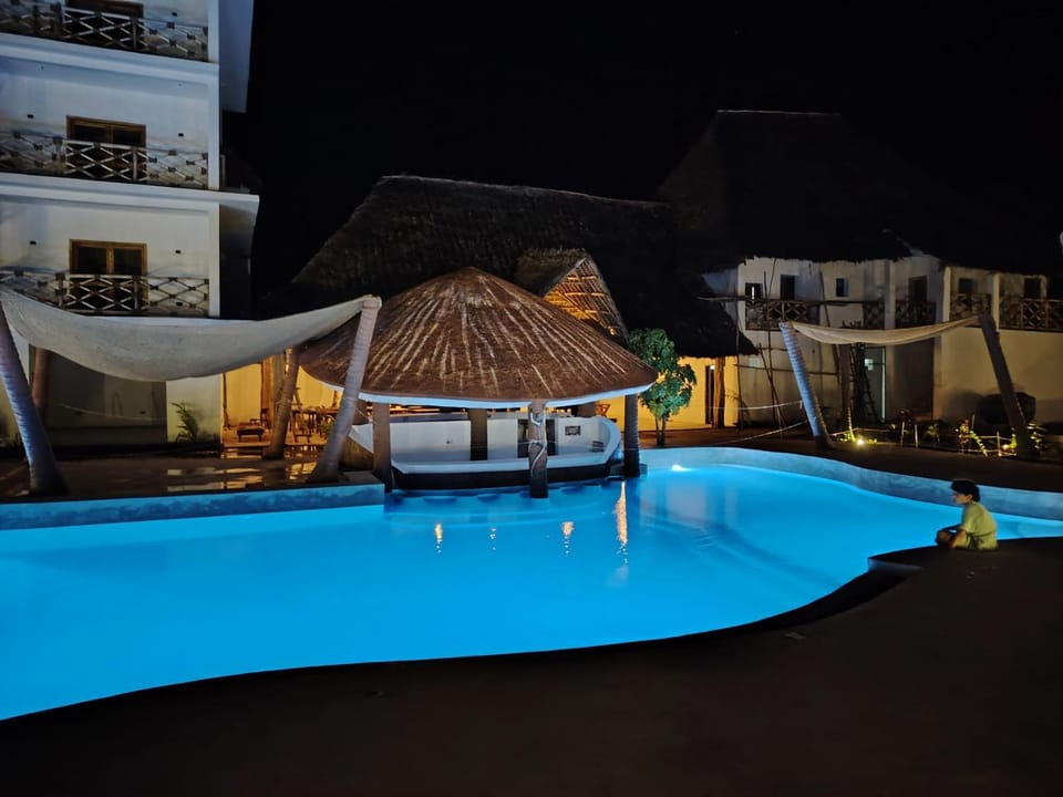 Property building, Swimming pool