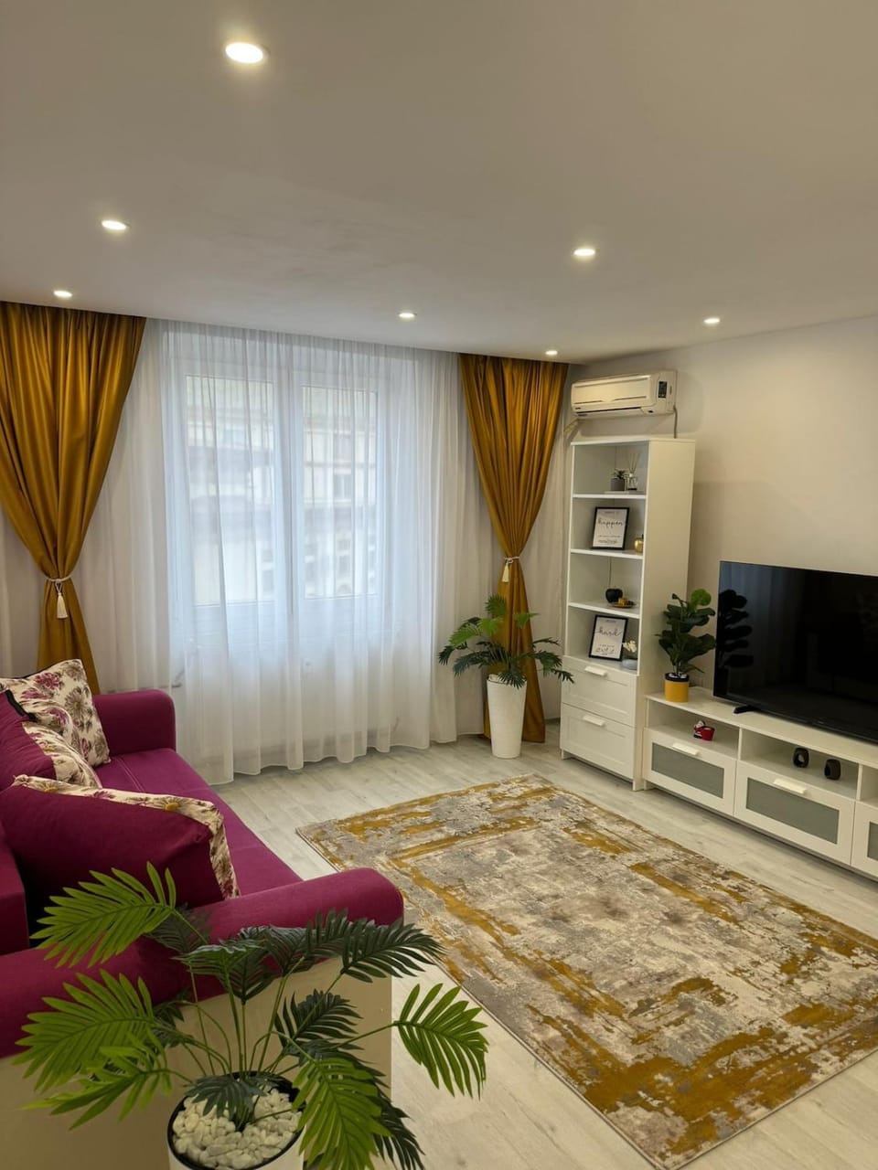Ultracentral style apartment! Apartment in Craiova