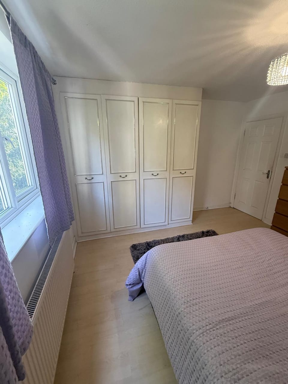 2 Bed Apartment Sleeps 4 - Free Parking - Balcony Apartment in Beckenham