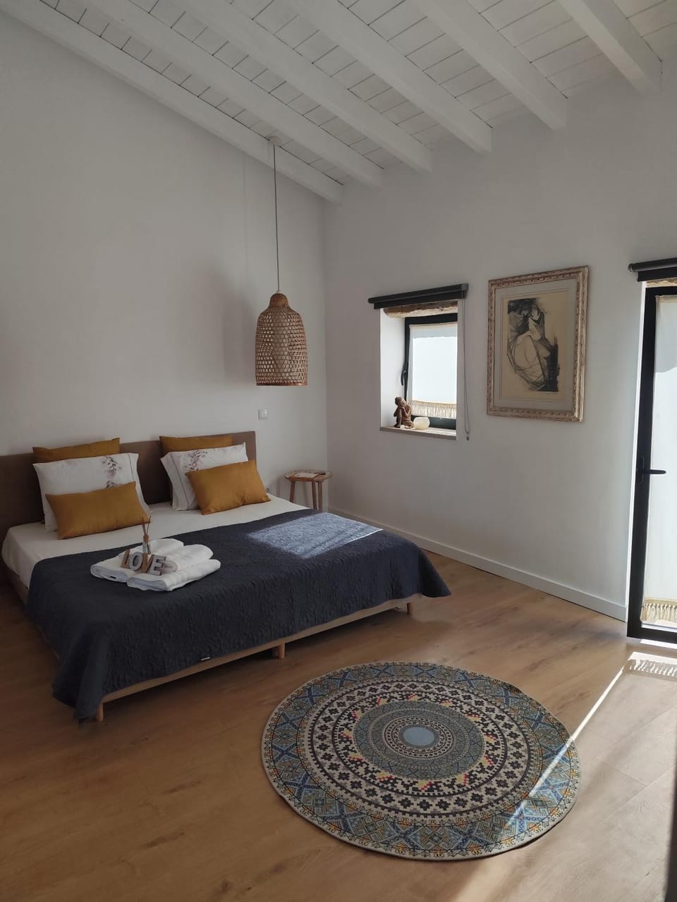 Bed, Photo of the whole room, Bedroom