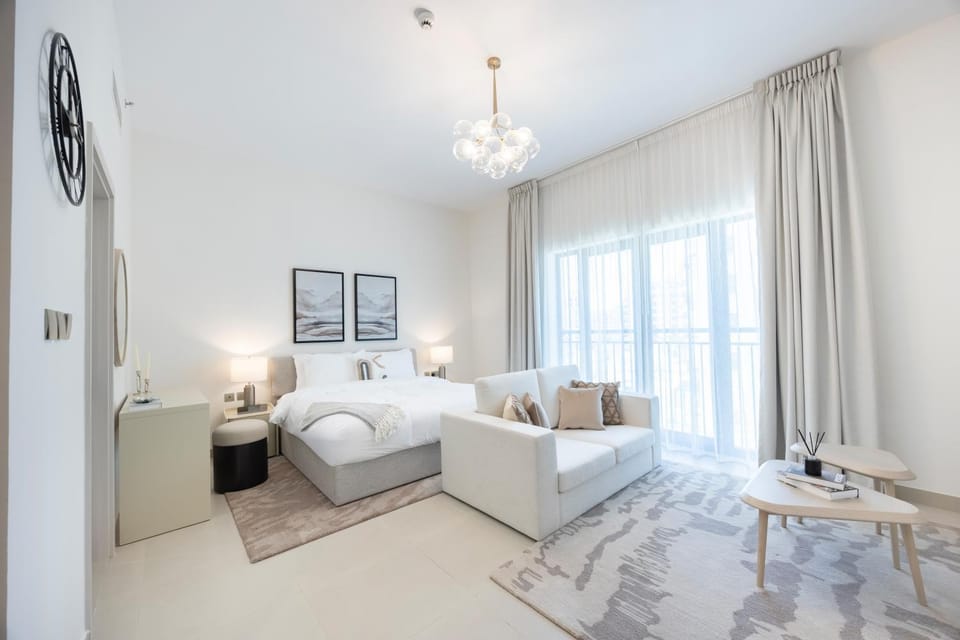 Bed, Seating area