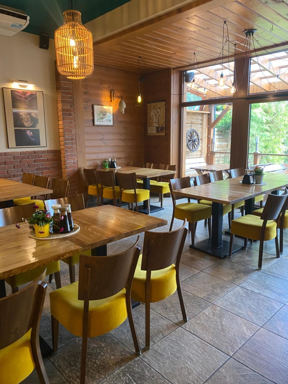 Restaurant/places to eat