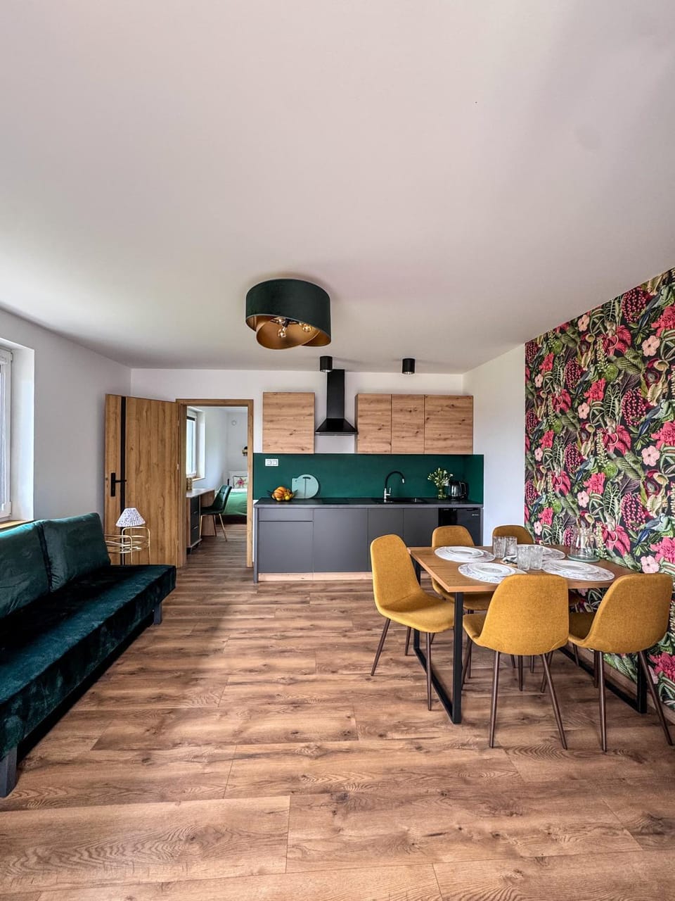 Kitchen or kitchenette, Living room, Seating area