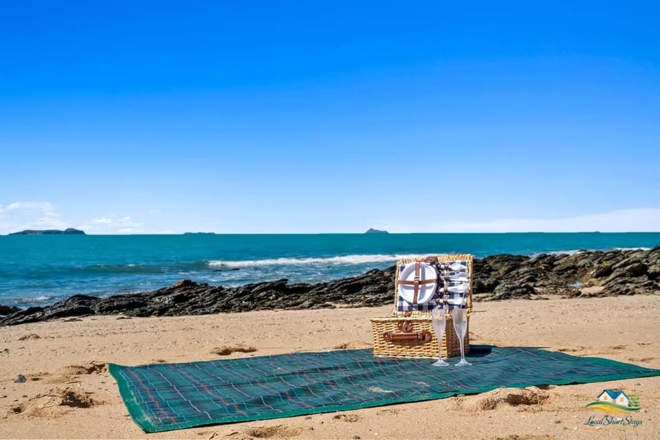 Silver Waters - Where Your Private Beach Awaits Villa in Zilzie