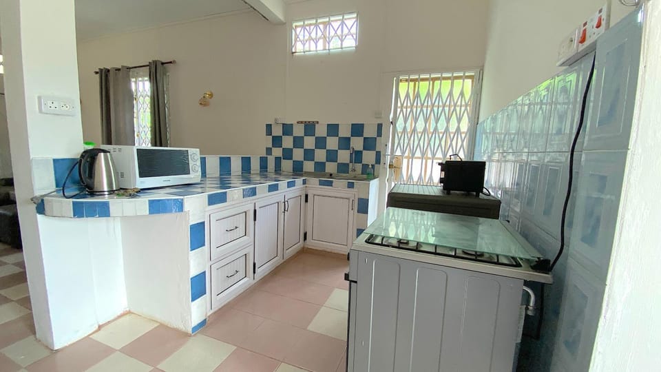 Kitchen or kitchenette, kitchen, kitchen