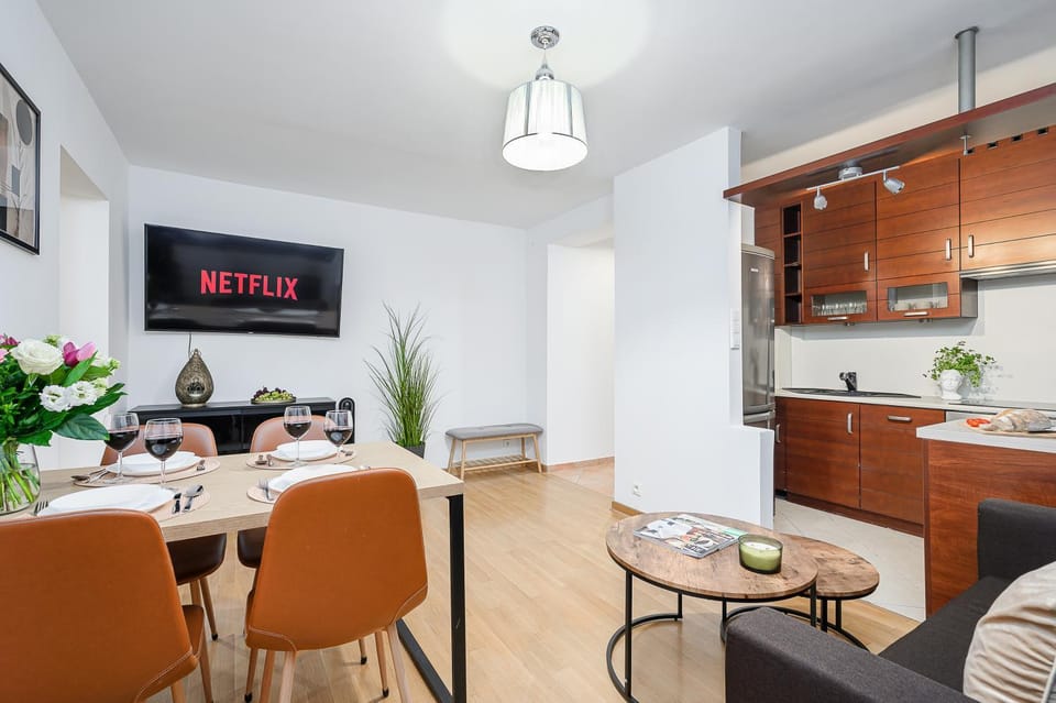 TV and multimedia, Kitchen or kitchenette, Dining area
