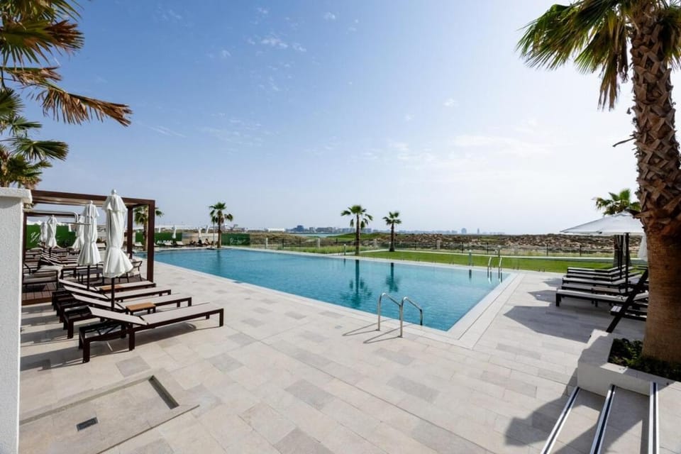 Bloomfields 2BR with Maids in Fairways 3 - Yas Golf Collection Apartment in Abu Dhabi