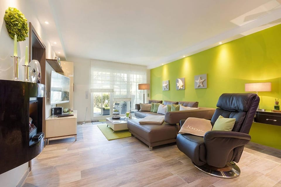 Luxus-Ferienwohnung mit Infrarot-Sauna, Massagesessel, Terrasse & Strandnähe in Zingst Apartment in Zingst