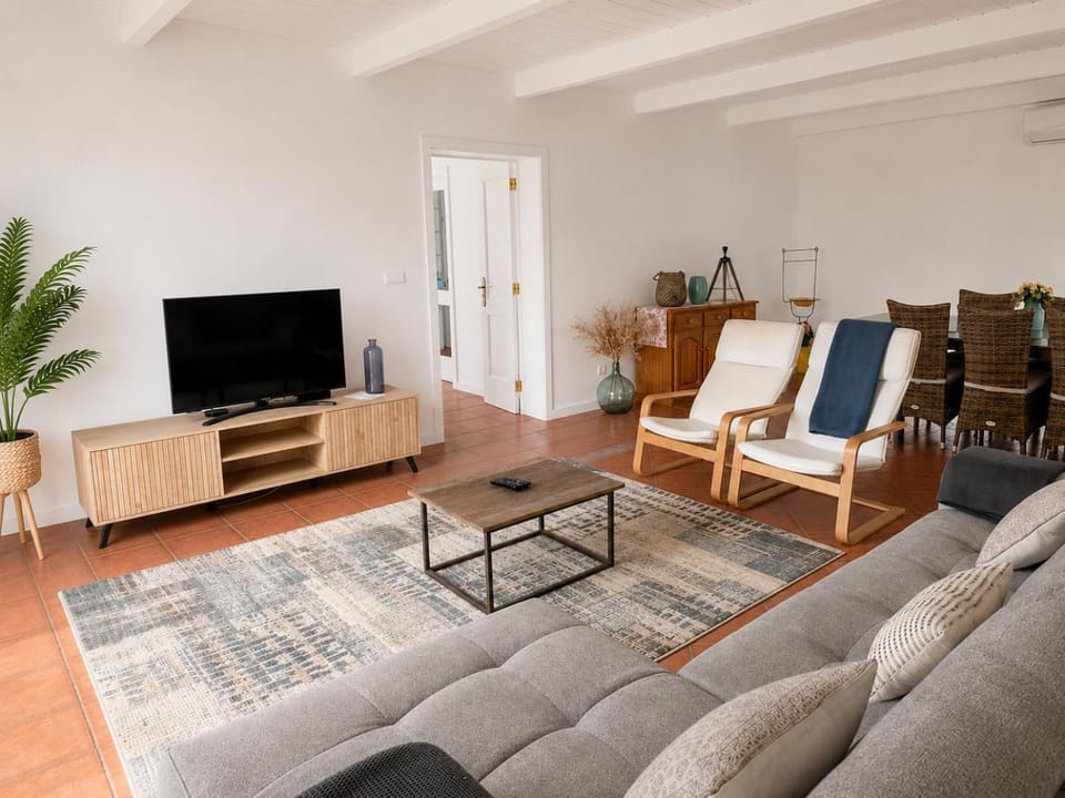 Communal lounge/ TV room, TV and multimedia, Living room, Seating area