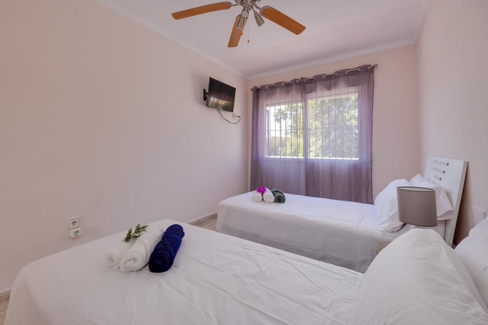 Casa con Piscina Privada y BBQ - Playa 12min a Pie House in Torrevieja