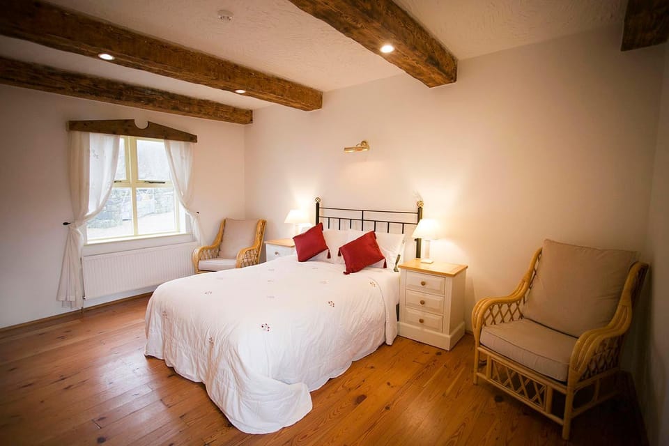Bed, Photo of the whole room, Bedroom, Garden view