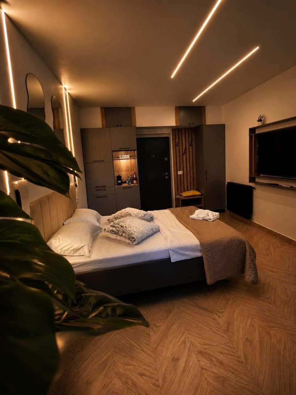 One Room Bath & Bubbles Apartment in Romania