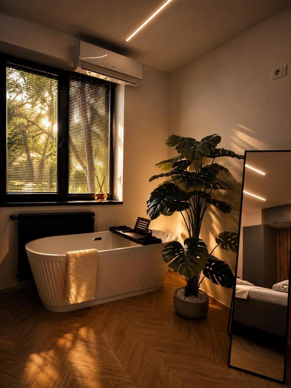 One Room Bath & Bubbles Apartment in Romania