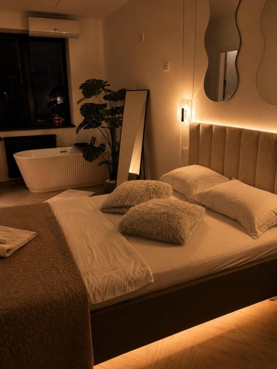 One Room Bath & Bubbles Apartment in Romania