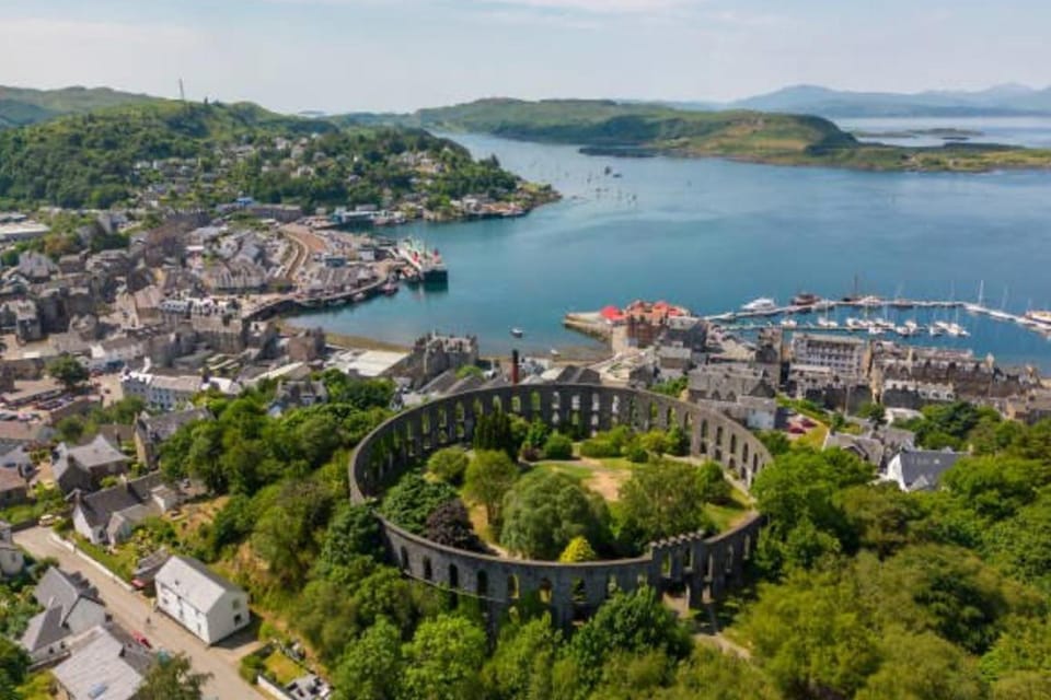 2 Bedroom Albany Apt Sleeps 4 -Tv & WiFi -Central Apartment in Oban