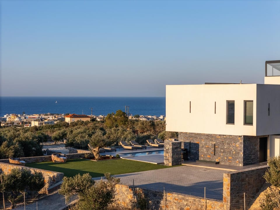 MT7 Panoramic Sea View Villa, By IdealStay Experience Villa in Crete