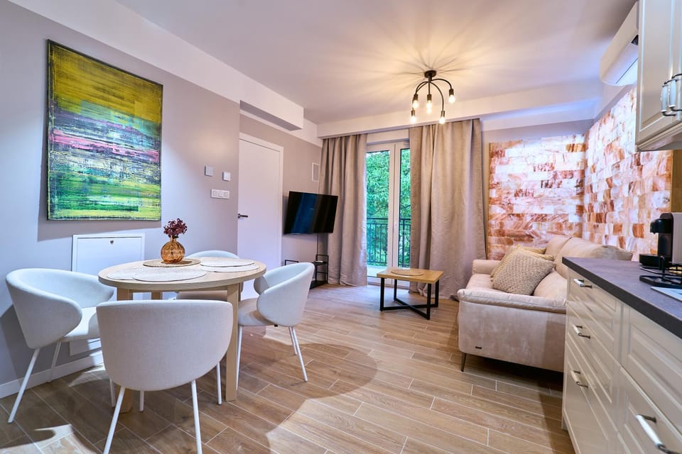 TV and multimedia, Kitchen or kitchenette, Living room, Seating area, Dining area, Evening entertainment