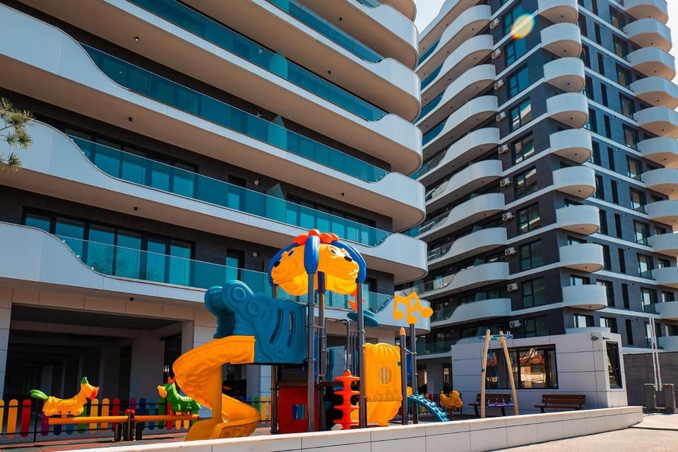 Velvet Breeze Apartment in Odyssey Pools Spa and Parking Apartment in Constanța County