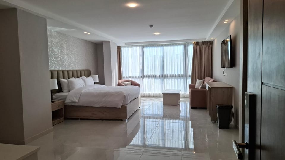 TV and multimedia, Photo of the whole room, Bedroom, wardrobe