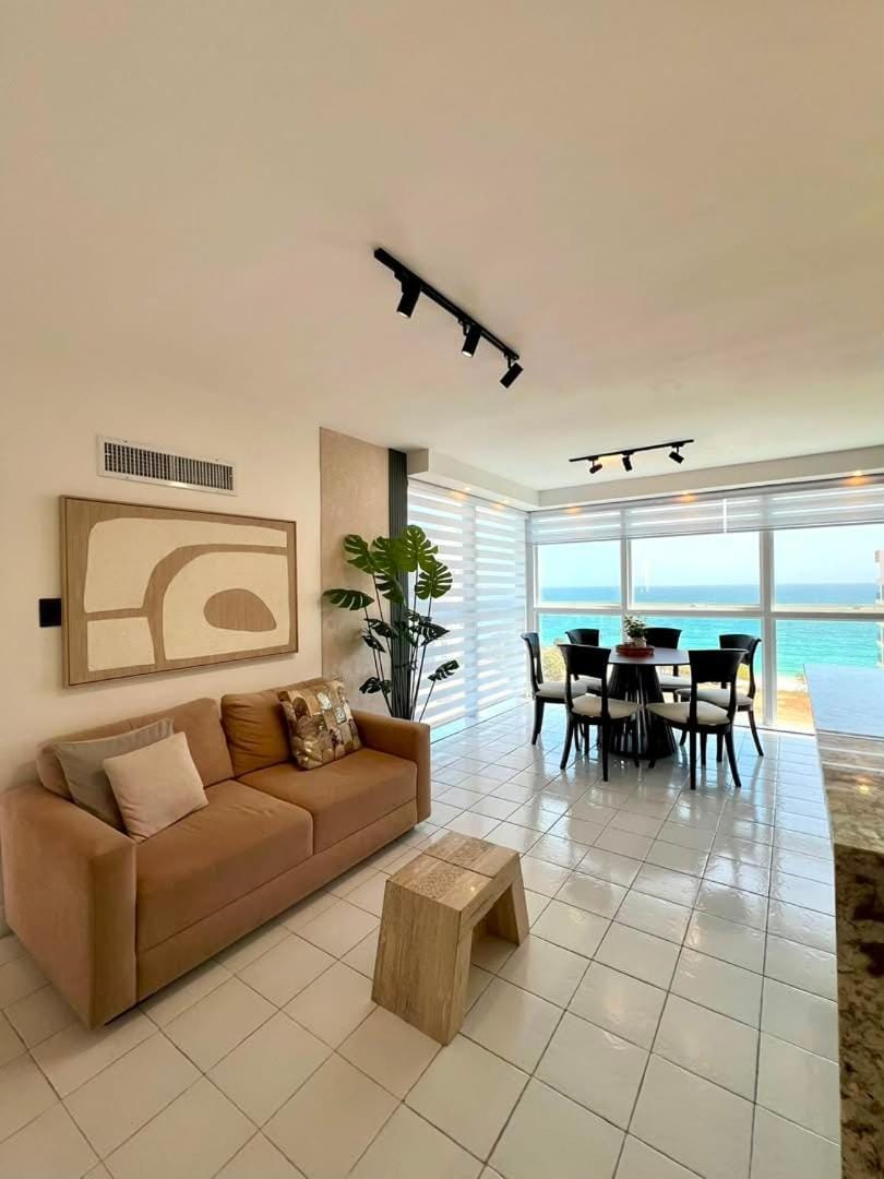 Spacious Luxe 3BR Pampatar Beachfront Family Stay Apartment in Venezuela