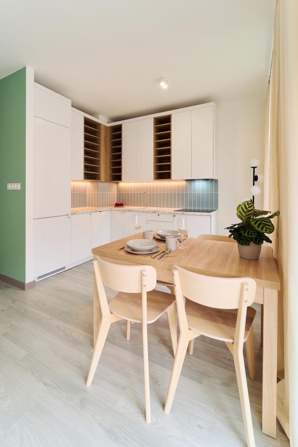 Kitchen or kitchenette, Dining area, stove