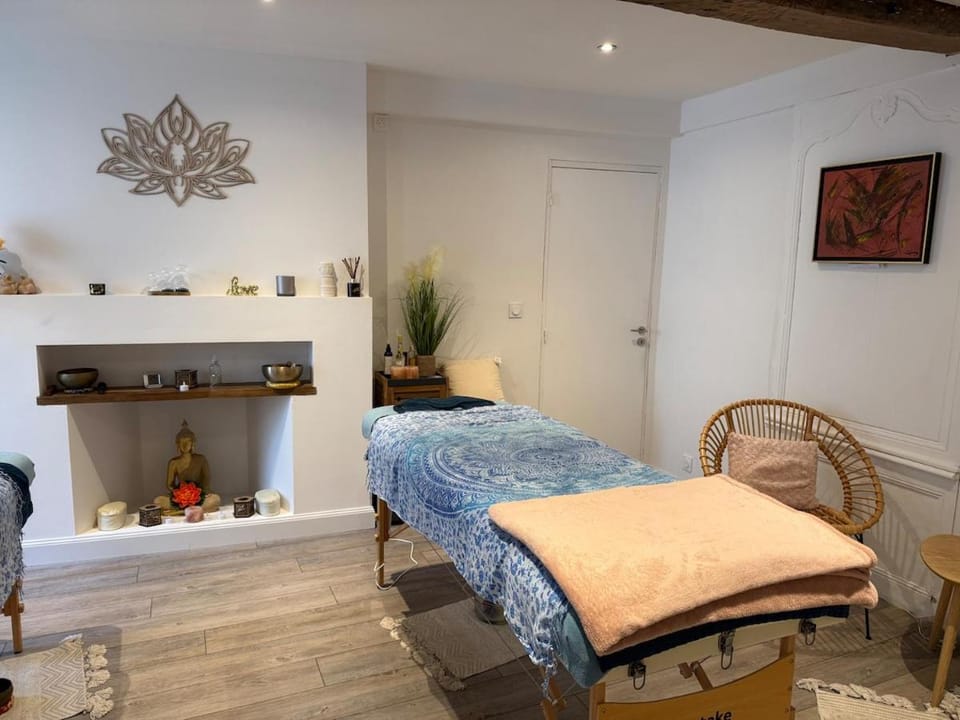 Massage, Spa and wellness centre/facilities