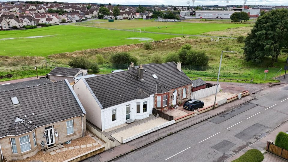 Property building, Natural landscape, Bird's eye view, Street view, Location