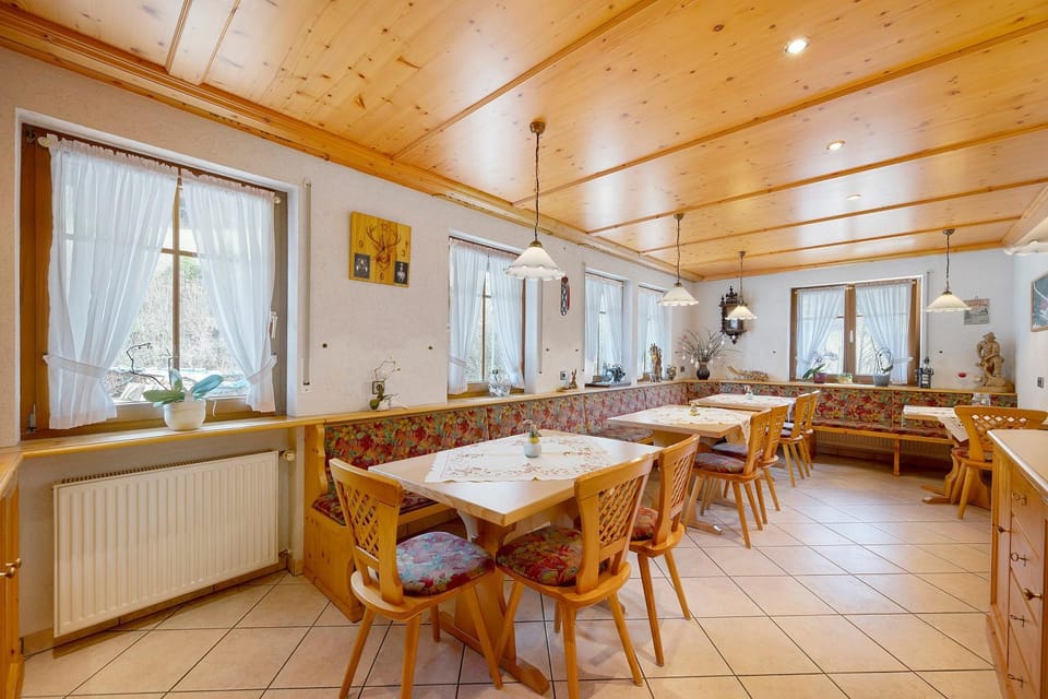 Property building, Kitchen or kitchenette, Living room