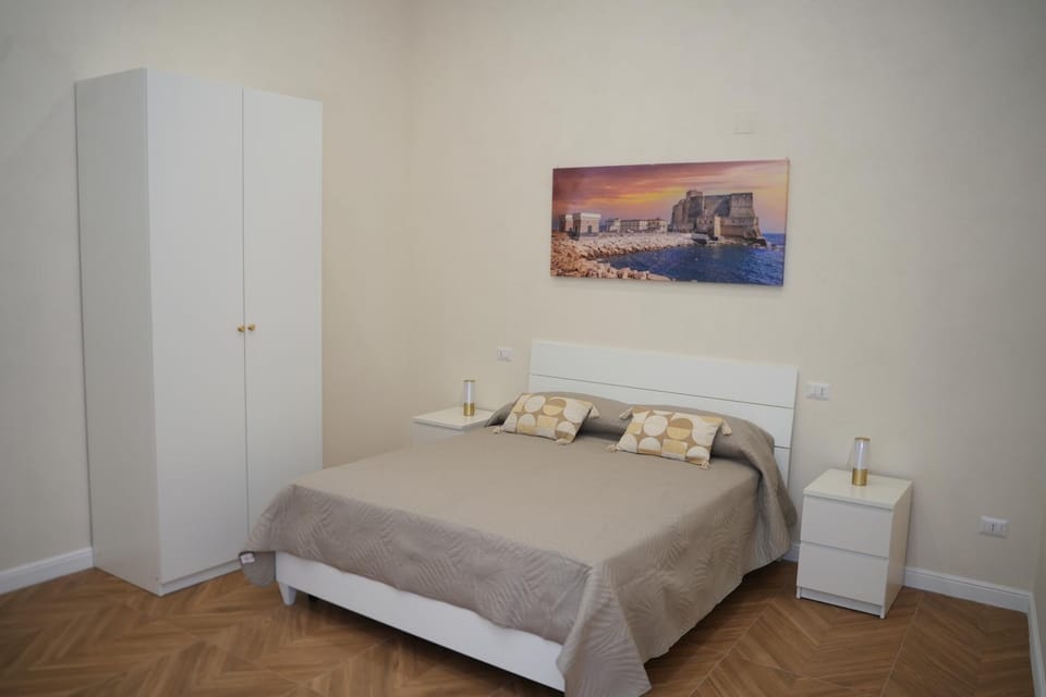 Bed, Bedroom, locker