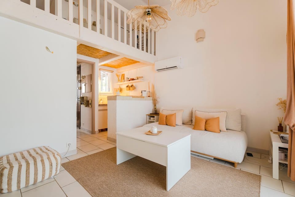 Appartement T2 - 6 couchages - 50m du port Miramar Apartment in La Londe-les-Maures