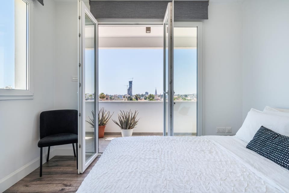 Bed, View (from property/room), Balcony/Terrace, Photo of the whole room, Bedroom