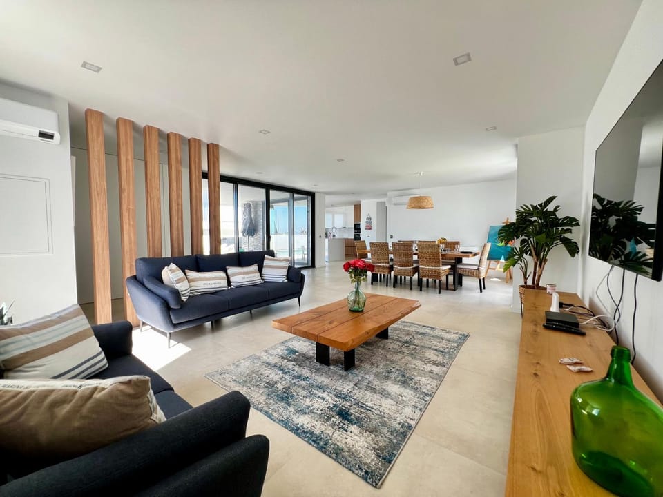Communal lounge/ TV room, Communal lounge/ TV room