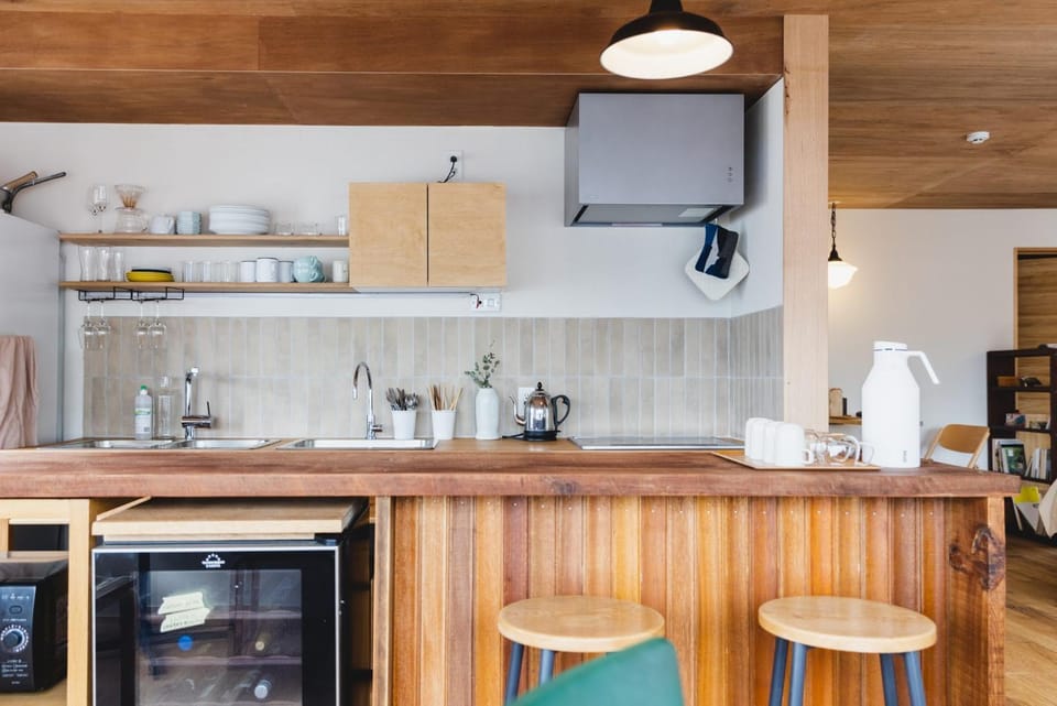 Kitchen or kitchenette, Communal kitchen